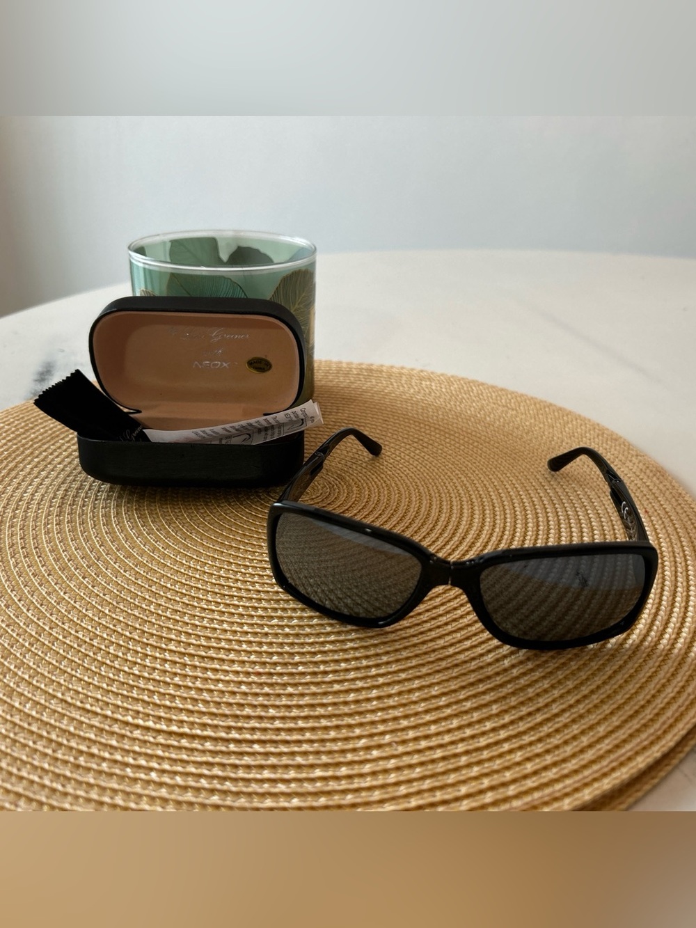 Lori Greiner NEOX Folding Black Sunglasses w Hard Shell Case Booklet & Cloth VTG